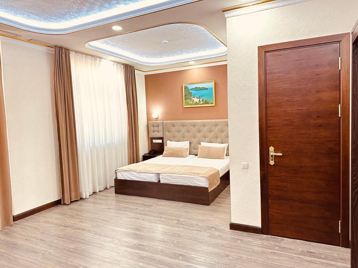 Grand Art Premium Hotel Tashkent Bagian luar foto