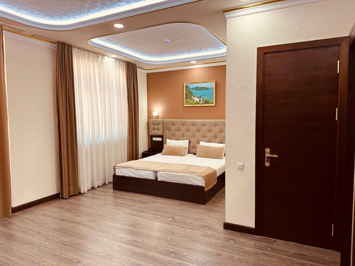 Grand Art Premium Hotel Tashkent Bagian luar foto